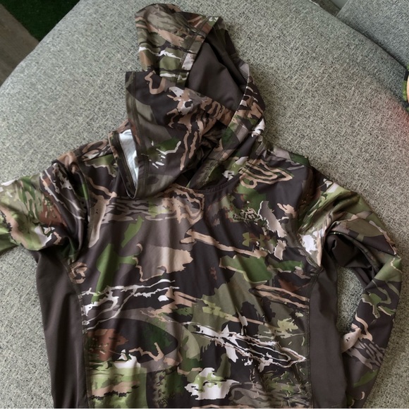 Under armour camouflage heat gear hoodie and turtleneck sweatshirt - Picture 10 of 10